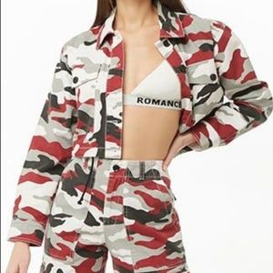 CROPPED CAMO JACKET TOP